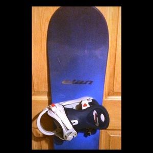 Snowboard, bindings, stomp pad & bag